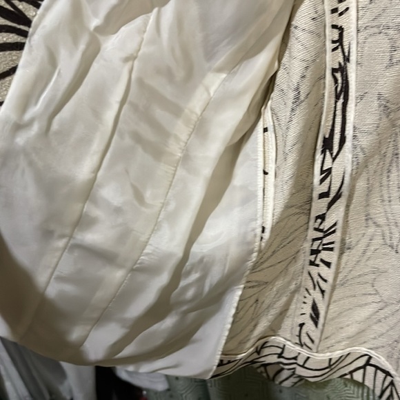 Doncaster 100% Silk Jacket says Size 12 EUC - Picture 6 of 6
